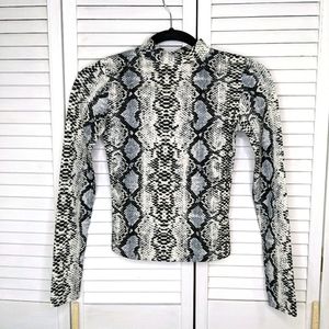 BLUSH MARK Snake print long sleeve mock neck top